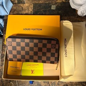 Brown checkered print wallet